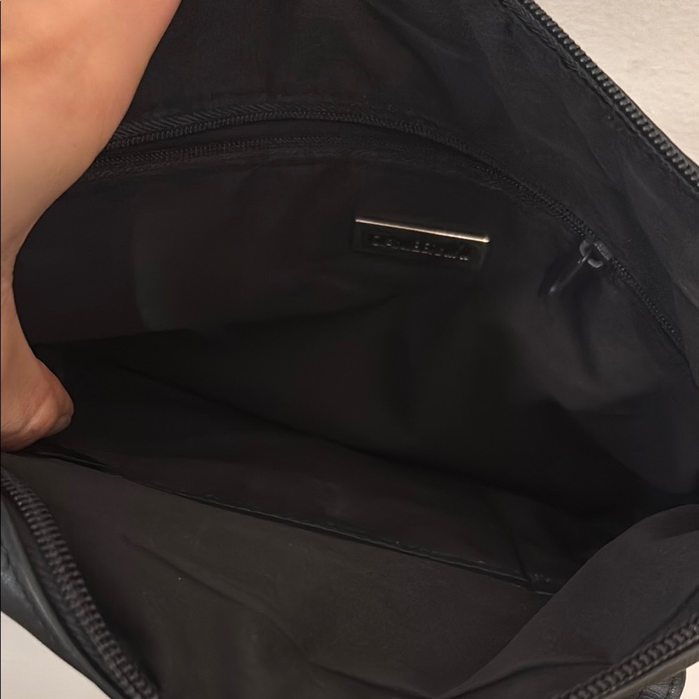 Giani Bernini Messenger Bag with Sleek Design - Picture 4 of 8